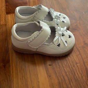 Leather baby shoes
